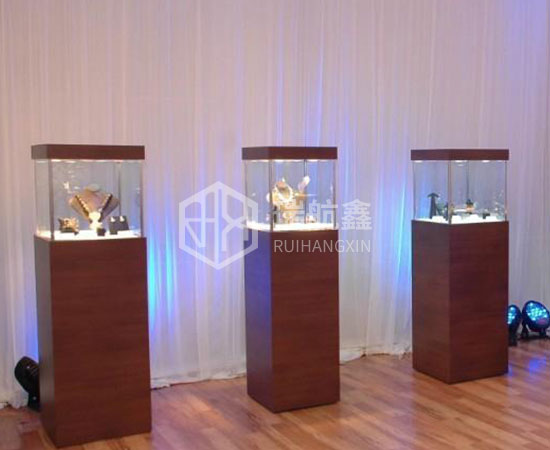 不銹鋼展柜|不銹鋼玻璃展柜一般用于那些地方？