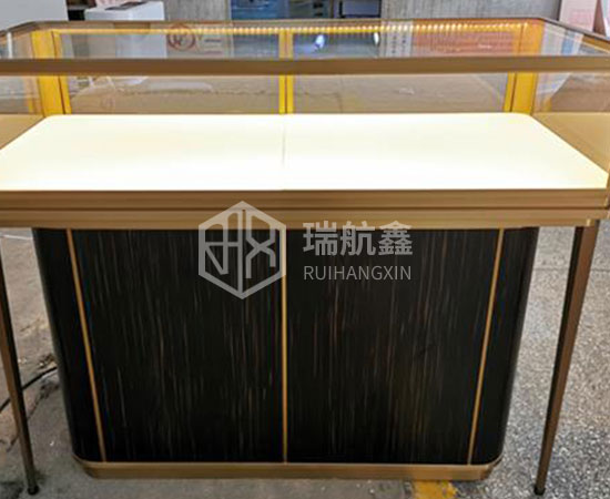 珠寶展示柜定制的硬性標(biāo)準(zhǔn)有哪些？